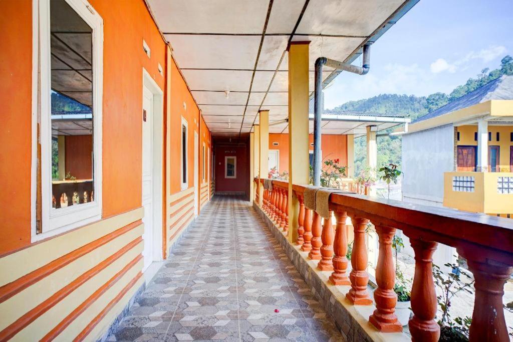 Oyo 93780 Rudang Rudang Sibayak Hotel 2*